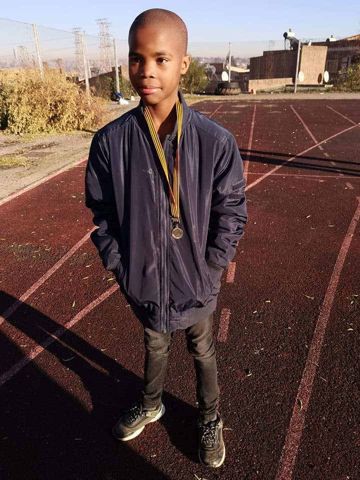 RunAlexAC's tweet photo. When your 60-year-old coach finishes his Comrades marathon with a time of 09:09. You join the celebration and get inspiration by feeling the hard-earned medal.

#RunAlexDevelopment #RunAlexJuniors https://t.co/nlKdT4vsij