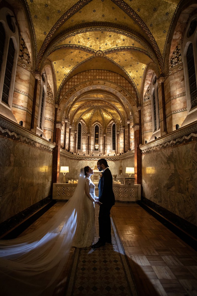 The Fitzrovia Chapel is a gorgeous wedding venue in the heart of London, with beautiful decor and a great atmosphere.

Read the full article: Intimate winter wedding in London
▸ bit.ly/3W7mRdM

#IntimateWinterWedding #FitzroviaChapel