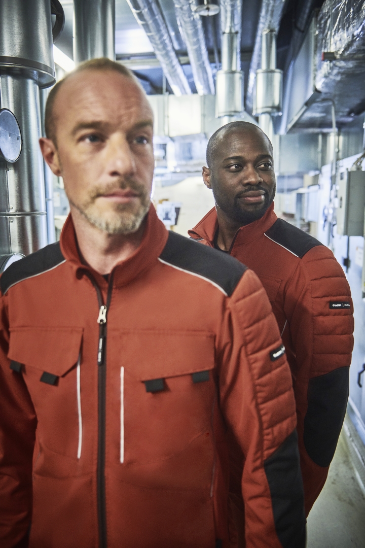 MEWA_PL's tweet image. Zasada #textilsharing firmy Mewa pozwala korzystać z tekstyliów przemysłowych, które spełniają wszelkie standardy higieny i bezpieczeństwa. Dzięki tej zasadzie procesu prania odbywa się zgodnie z certyfikatem higienicznym.  mewa.tm/3GpEWgD   #mewatm