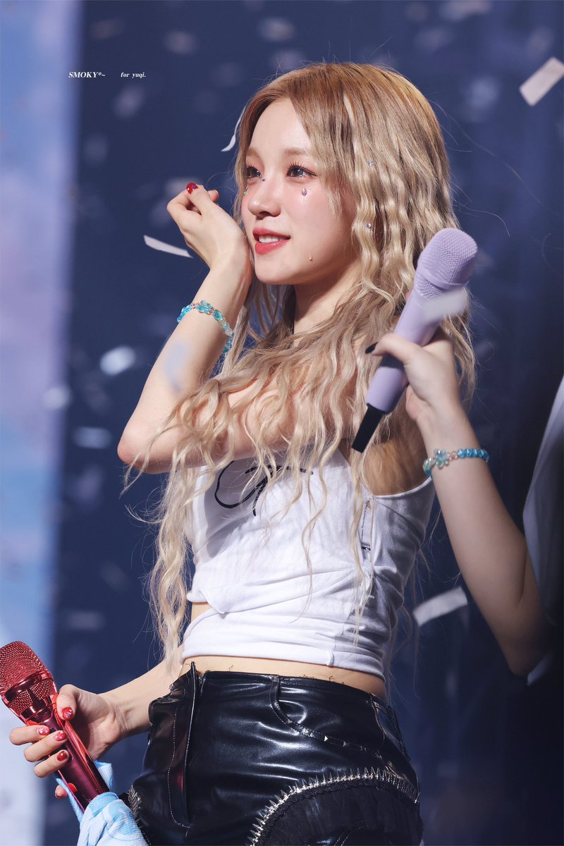 23smokyv's tweet photo. -*DATE 20230618

바보야🥺

#宋雨琦 #우기 #YUQI https://t.co/GxFEaUVfdI