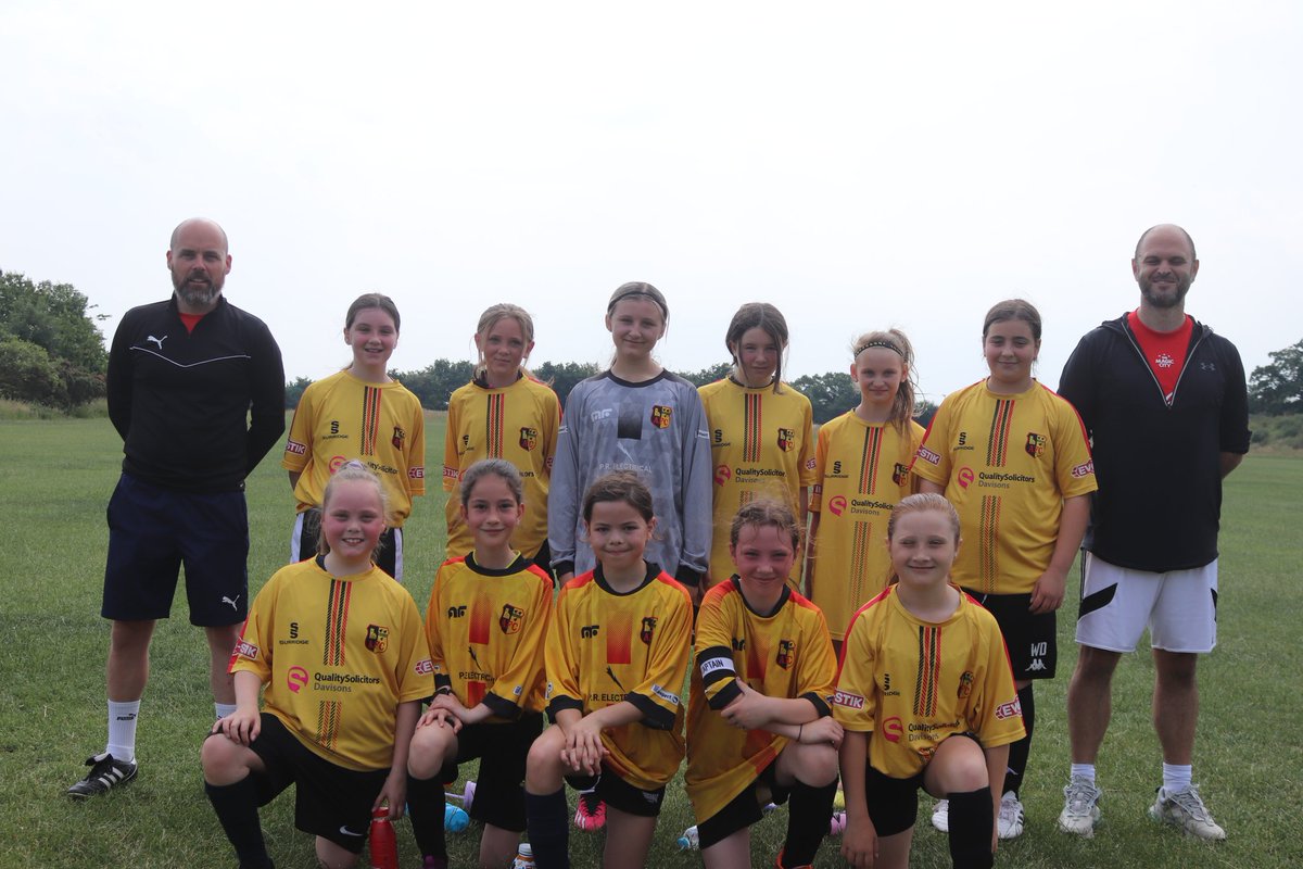 👏🥹

Alvechurch U11 SF representing us at The Hayes this morning for the Annual Summer Festival! 🫶

The girls were amazing in every way and represented the club brilliantly. They kept improving in every passing game, and we are so proud of them all! 🙌