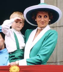 Not one picture of Charles in the Sunday frontpages for his first trooping the colour ever. 😂 as i said that's what you deserve Charlie. Here is a picture of the two main attractions missing, who would have given frontpages coverage if they were present. Diana and her boy.