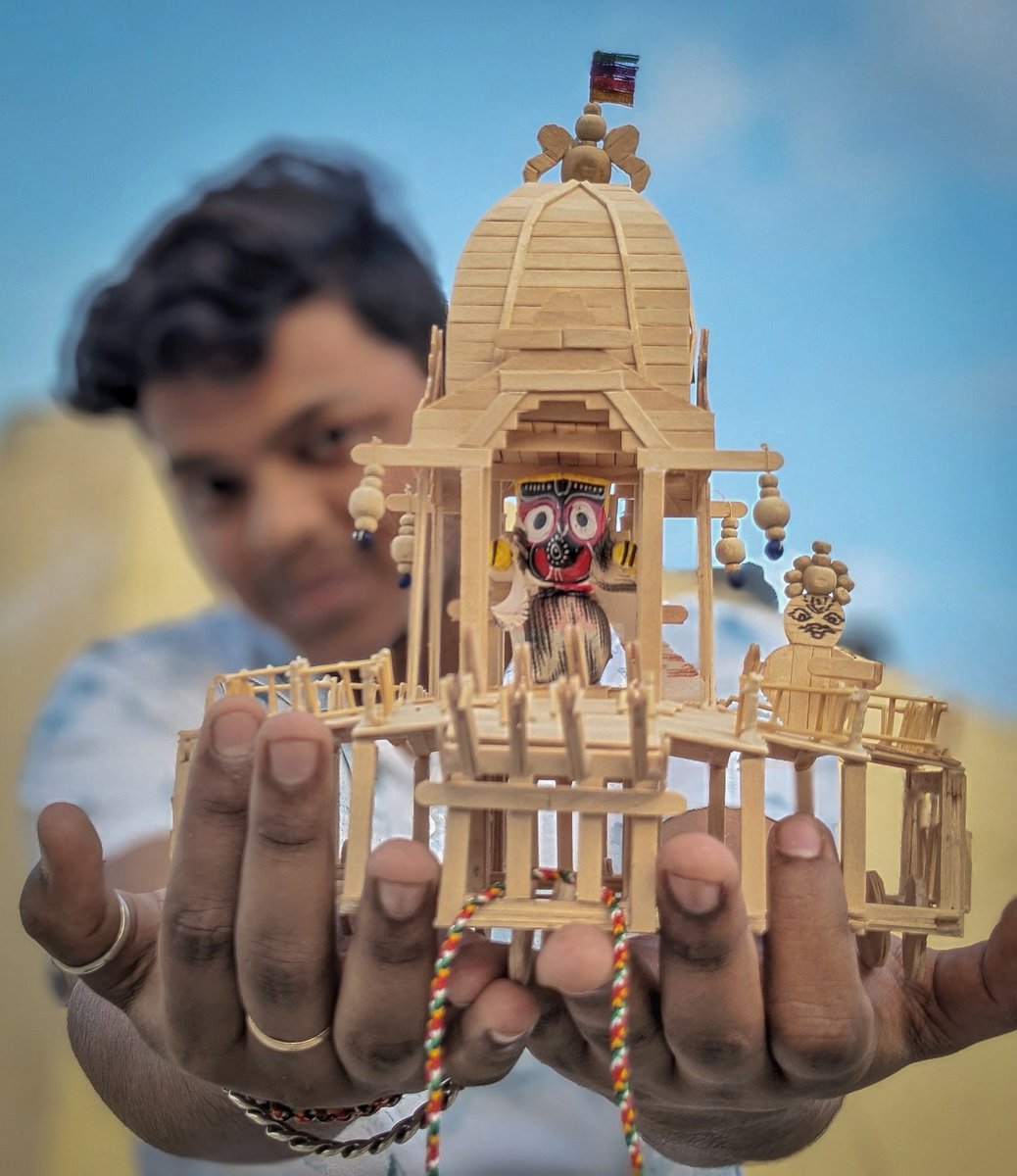 Last year I achieved the India book of record by making of the chariot And this year I break down the own record by the help of decreasing the height & width of the chariot.  It is completely inspired by the chariot of LORD JAGANNATH 'NANDIGHOS'
#RathYatra2023 
#JayJagannatha