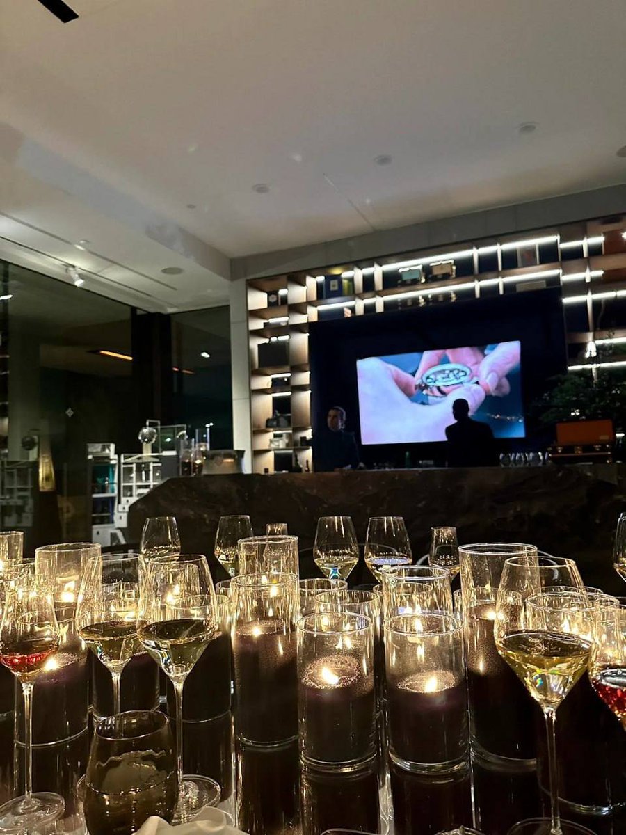 lanneyviolet's tweet photo. I was invited for LV Private Dinner  in #LosAngeles Beverly Hills.. https://t.co/QcooQj8PGT