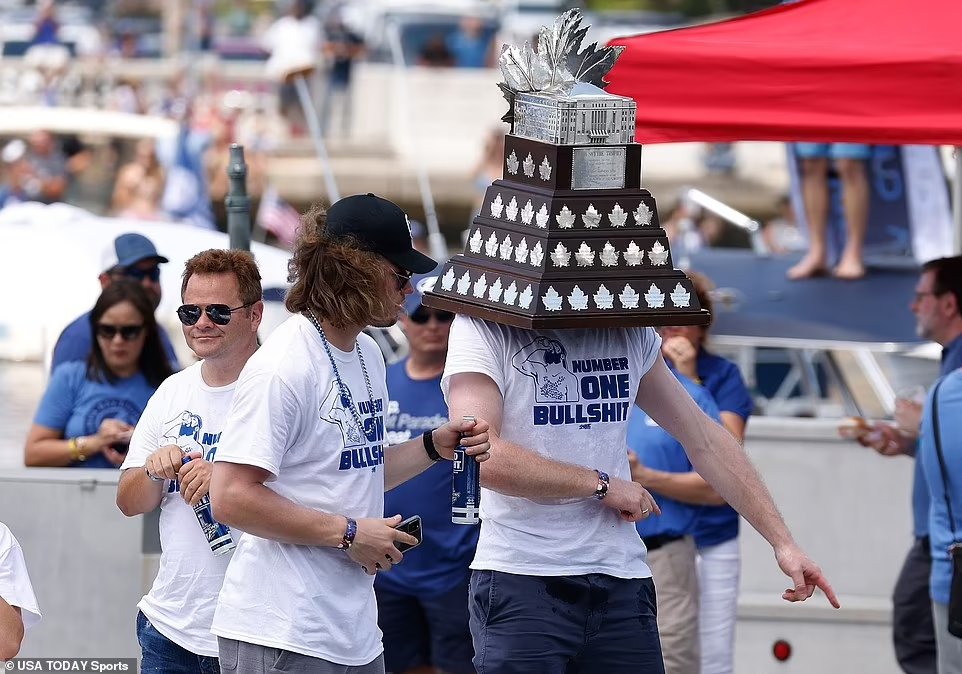 cate on Twitter "no one wore the conn smythe as a hat and for that
