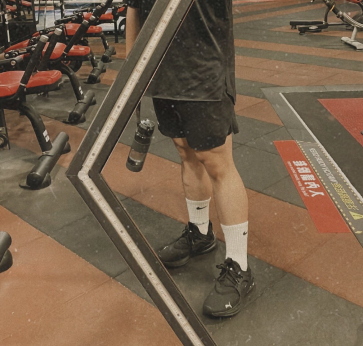 有人喜歡這樣的腿嘛😝😝