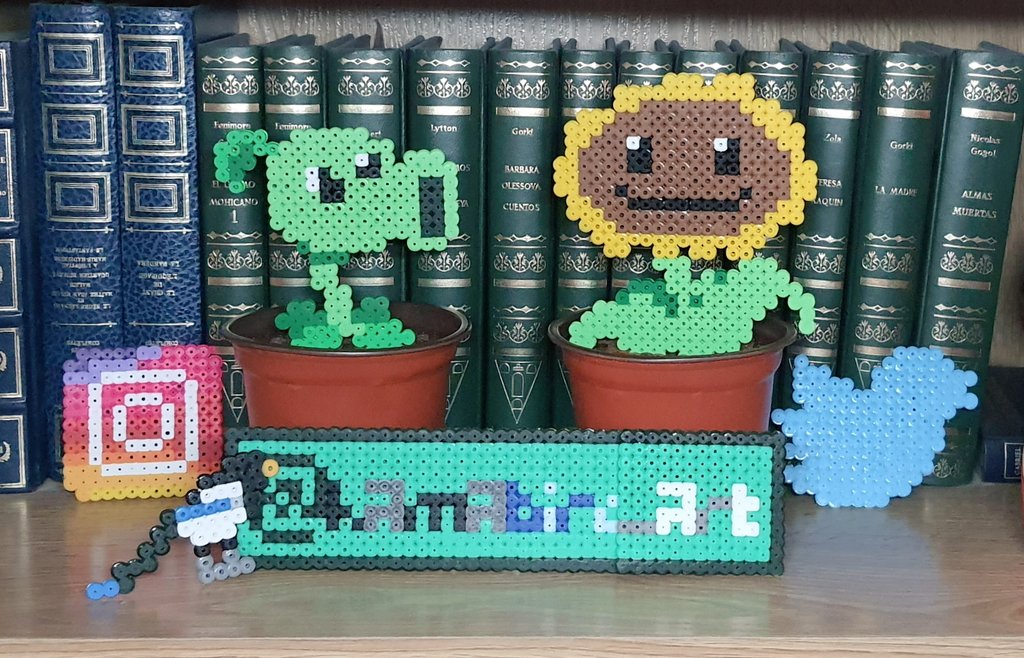 hamabird_art's tweet photo. Ahora tiene un amiguito!

#plantsvszombies #hamabeads #pixelart https://t.co/J6XgPZuqD4