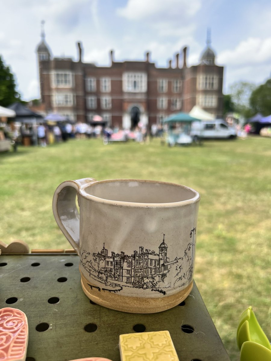 SE7Potter's tweet image. Great day @CharltonHouseGW market - thanks to everyone who bought, chatted and asked about #PotteryClasses- and thanks @vgreengrocers for the most amazing persimmons! Monthly market: next one is July 16th, (all other market dates on my website)