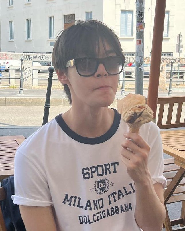 johndo with ice cream