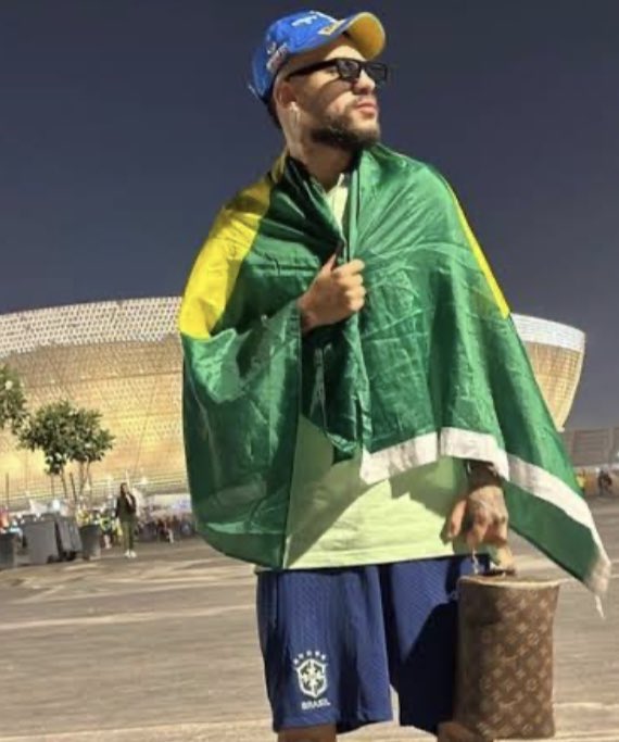 spfcvitao's tweet photo. @liberta___depre Alguém precisa parar esse cara KKKKKKKKKKKKKKKKKKKKKKKKKKK https://t.co/lqFpCWkuTT
