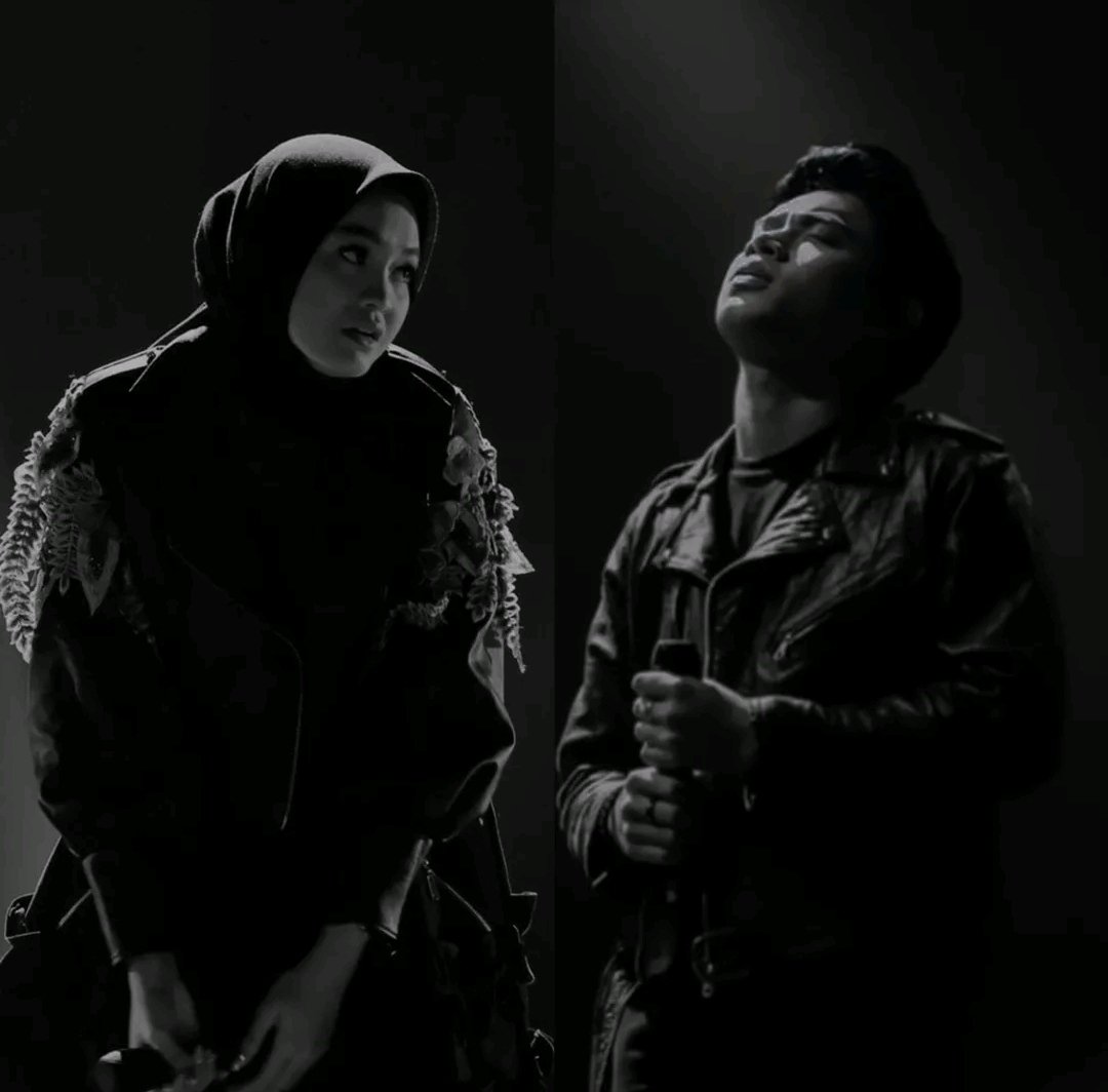apipziziiy's tweet photo. salma, rony 
terbang bersama ya 🥹🤗🤍💓

#SingingWithTheStarsRony 
#SalmaAtTonightShow 
#RemakeJADDKforSalmaRony 
#NewSingleForSalma 
#DebutSingleForRony https://t.co/vrgEDFKkoV