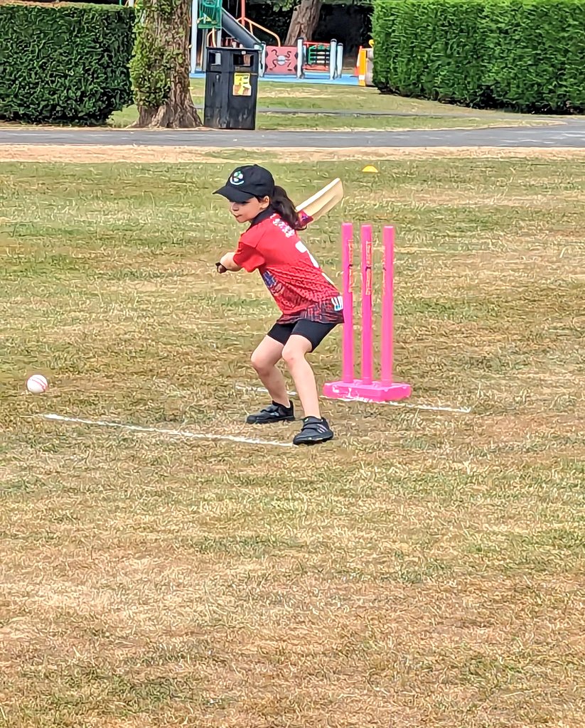 LlangennechJ's tweet photo. Girls showing us how it's done. Thanks to @AmmanfordCC for a wonderful festival. 

Girls enjoyed so much again with some fab cricket on show! 

Player of the festival went to Emily today for some great bowling in her first ever game.

2 weeks time, we host at Llangennech 🍻☀️🏏 https://t.co/iKYgaicrU9