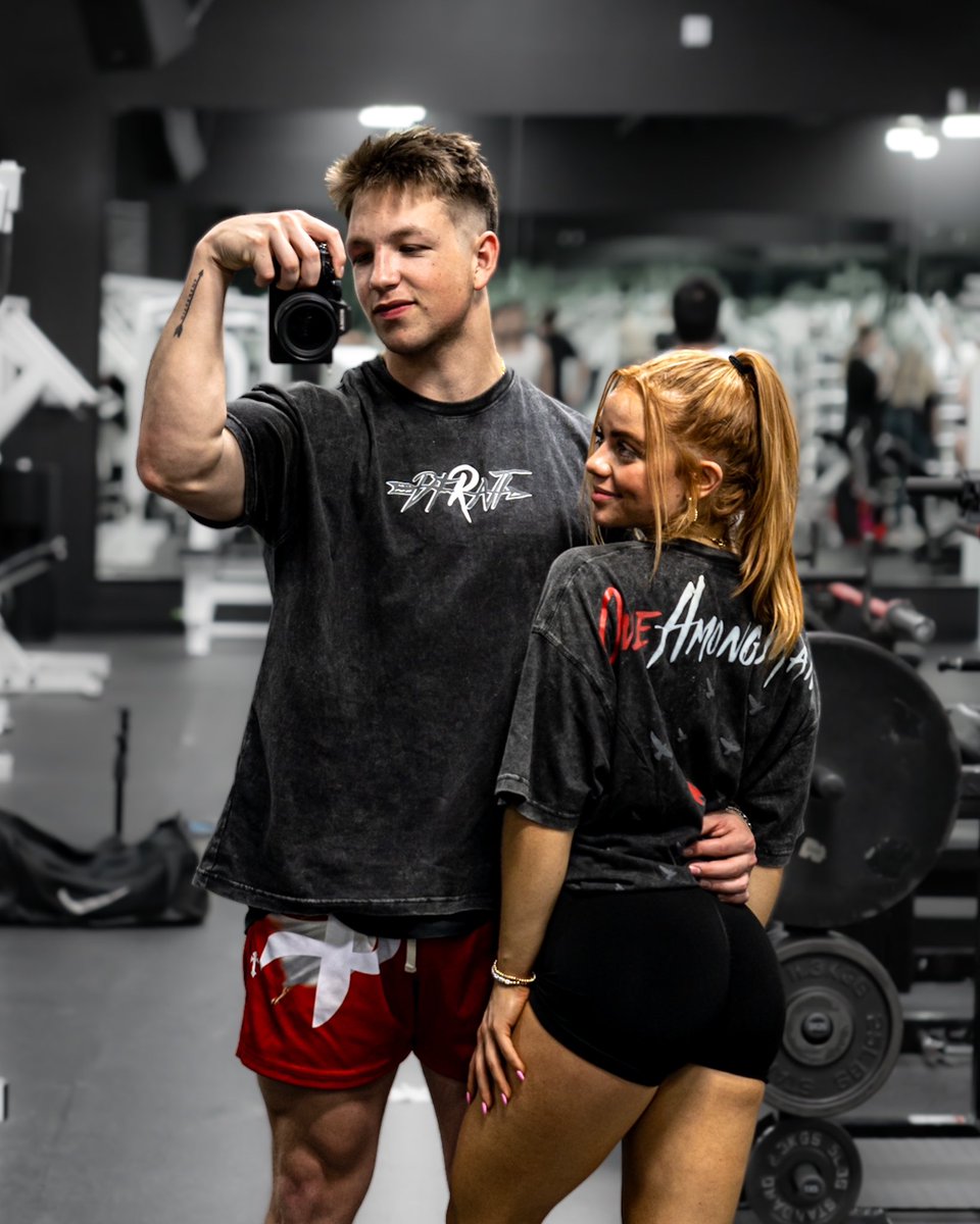 2 of the first 1000 followers win a DFRNT SHIRT 🕊️