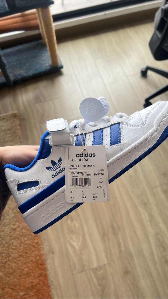 camicardonam's tweet photo. Yo: estoy triste 

Los tenis nuevos: estabas 

Parte 10 https://t.co/LOGgRjKSa0