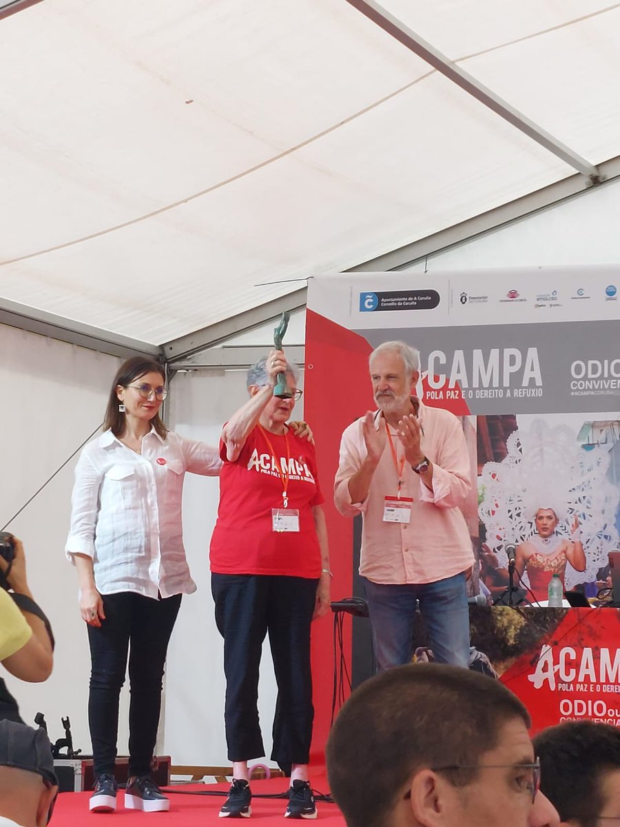 FucoBuxan's tweet photo. Esta fin de semana estivemos no VII Encontro Internacional de @Acampa_polapaz | #ODIOOUCONVIVENCIA en defensa da realidade das persoas #migrantes, das que buscan #refuxio e para defender os #DDHH
Moitas grazas a #Acampa por organirzar este evento cargado de xustiza e de emocións https://t.co/dVsMMwCZFi