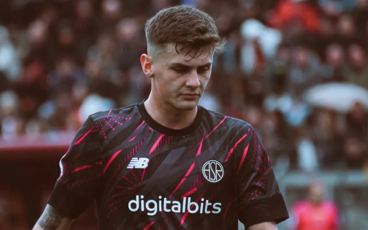 Benjamin #Tahirovic the first sale of the summer for #Roma, a reality  brought on by Financial Fair Play. He joins #Ajax for €8,5m including  bonuses plus 15% sell on clause in the