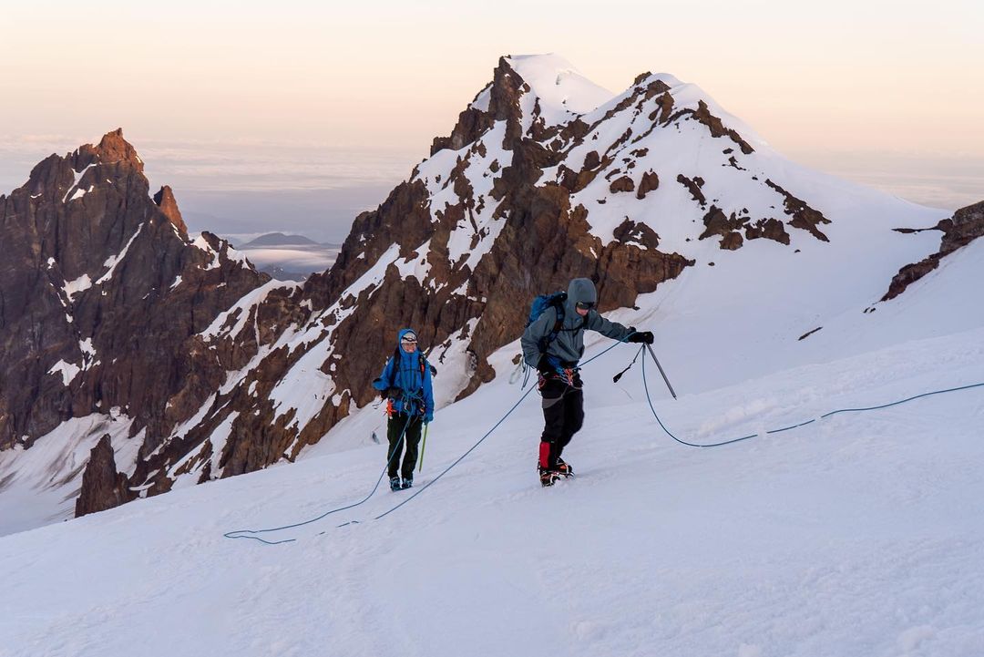 UW's tweet photo. Do you like climbing? π§ The Climbing Club at the UW is here to meet all your climbing needs!
Check out one of their latest climbs on Mt. Baker (Koma Kulshan)! ποΈ #WashingtonWeekend
π· : Climbing Club at the UW https://t.co/BtGc5k5T6C