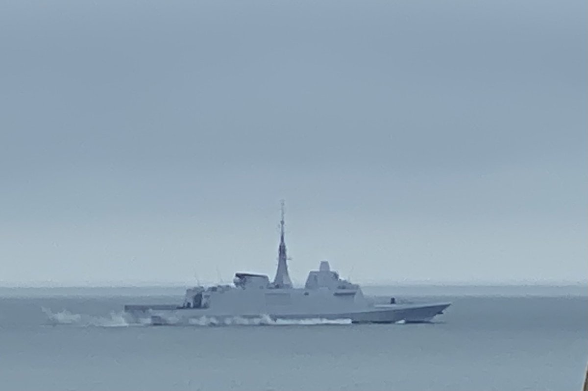 LucLefevre76's tweet photo. La Fremm Normandie en sortie du Havre après sa participation à l’Armada. #lehavre #marinenationale #haropa #portduhavre https://t.co/0H0rxUc51O