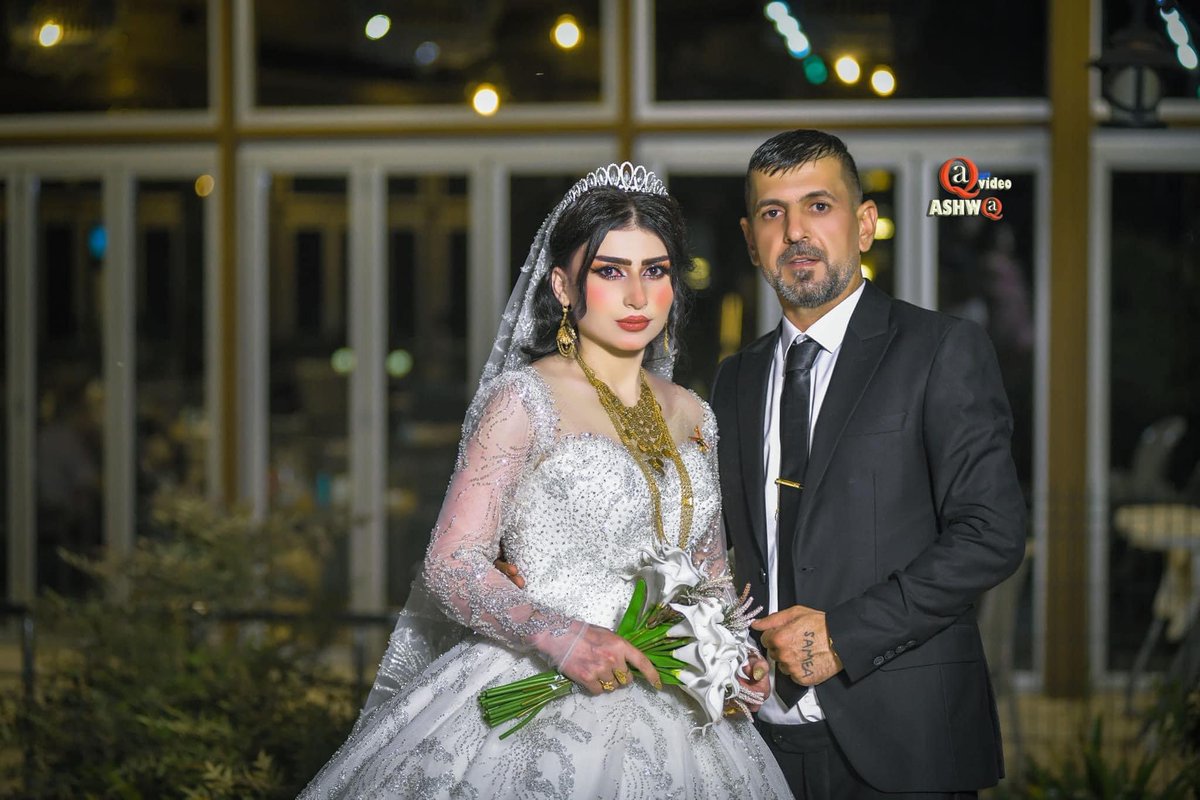 Sunni neighbours kidnapped her, tried to brainwash her and convert her to lsIam.

She was rescued after 9 years.
Her husband welcomed her and they remarried again.
She didn’t give up for culture of peacefuI peopIe.

Still 2707 Yezidis missing.
#YazidiGenocide