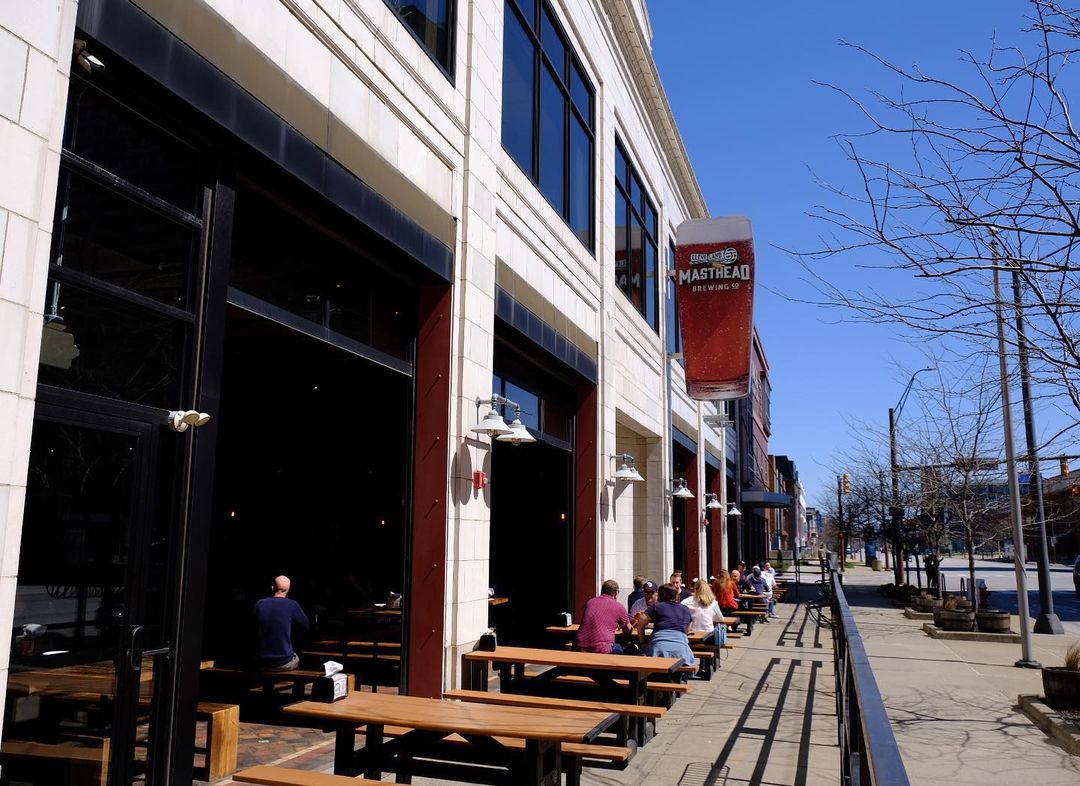 Looking for a fun time this #summer? Head to <a href="/MastheadBrewing/">Masthead Brewing Co.</a> for good vibes and great #drinks! 🍺 bit.ly/3qsOAe8

📸: mastheadbrewing