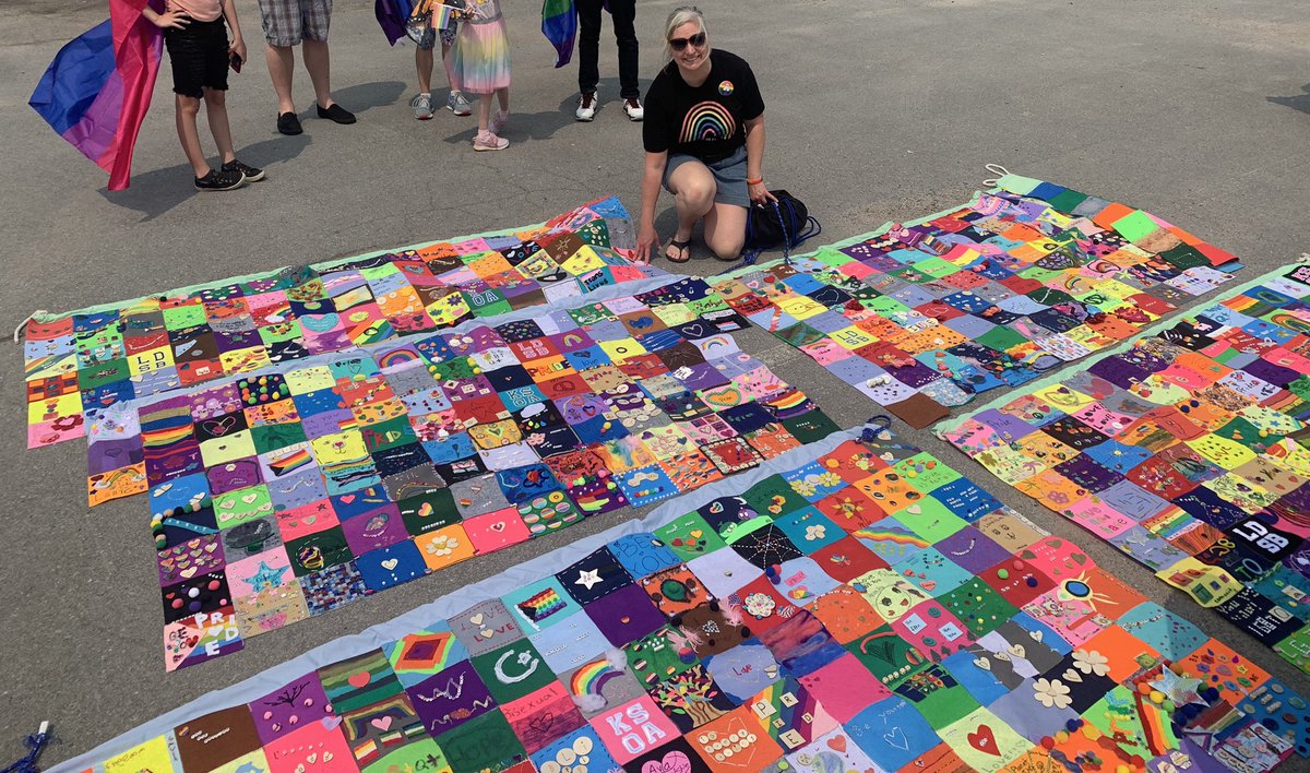 @LimestoneDSB’s Pride Quilt initiative joined 600 squares with messages of inclusion & love from LDSB students! Quilts will be displayed in a travelling exhibit across the summer, starting @QueensEduc this Monday. Thank you  KSOA, quilter Ruth LeBlanc @KingstonPride