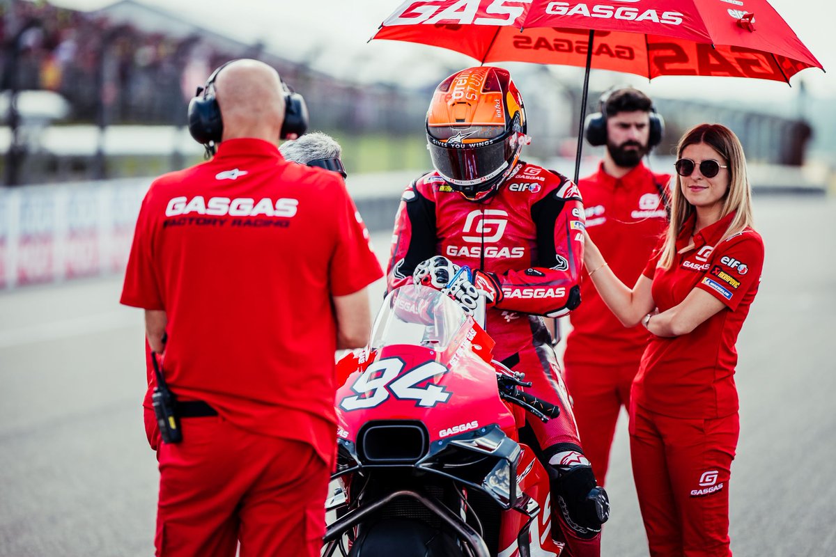 94jonasfolger's tweet image. #GermanGP Sunday&apos;s race report:

Solid race weekend in front of enthusiastic home crowd

Read more 👇
jonasfolger.com/en/germangp-so…

#JF94 with #GASGASFactoryRacingTech3 at @Sachsenring_de

@MotoGP  
@Tech3Racing #KTM #RC16 
#GetOnTheGas 
@alpinestars