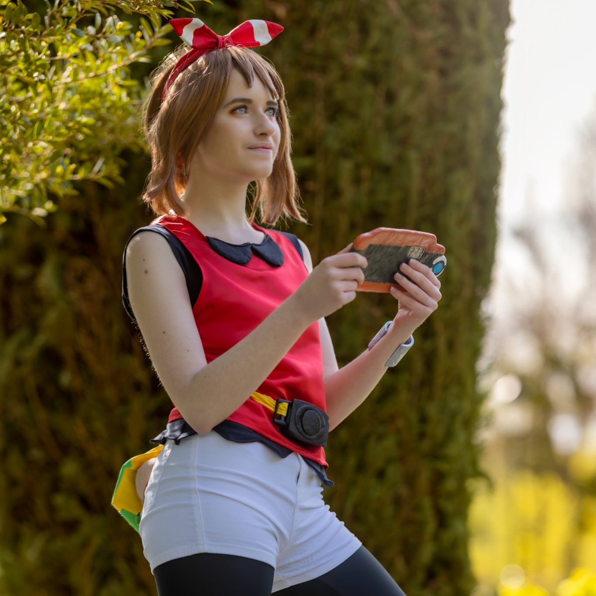KurarisuCosplay's tweet image. ▪︎Photographe+édit //@woonan_photo

▪︎pokedex //@cos_umbra

▪︎Flora //Me

▪︎#pokemon #pokemonruby #pokemonsaphir  #pokemonomegaruby #pokemonsaphiralpha #pokemonhoenn #pokemonmaster #pokemonmasterex #pokemoncosplay #floracosplay #may #maycosplay #cosplay  #photo #edit