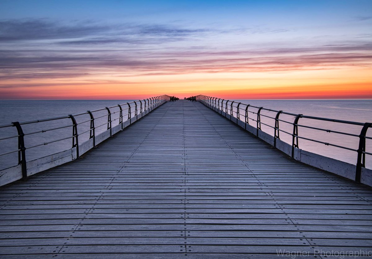 Rich_Wag's tweet photo. Pre-dawn sky @saltburnbysea.

The shot was taken at around 3:40am from Saltburn Pier.

@NT_TheNorth 
@VNYorkshire @NorthYorkMoors https://t.co/mRKQKnUJ07