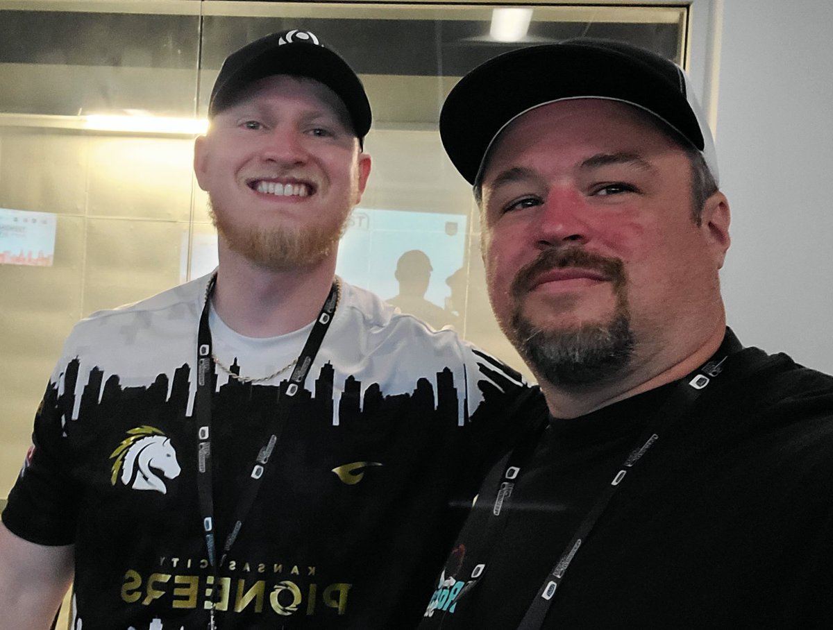 RacingStangger's tweet photo. Went to kc for the Midwest fest and got to meet a bunch of people. Many acted like we been friends all out life's. I only got a few pics, sorry I failed. @CroweFam_ @CroweGamingg @fraggedurmaker @OMGaming_SPEC @Homegrown1423gm https://t.co/WcULPTiJQK