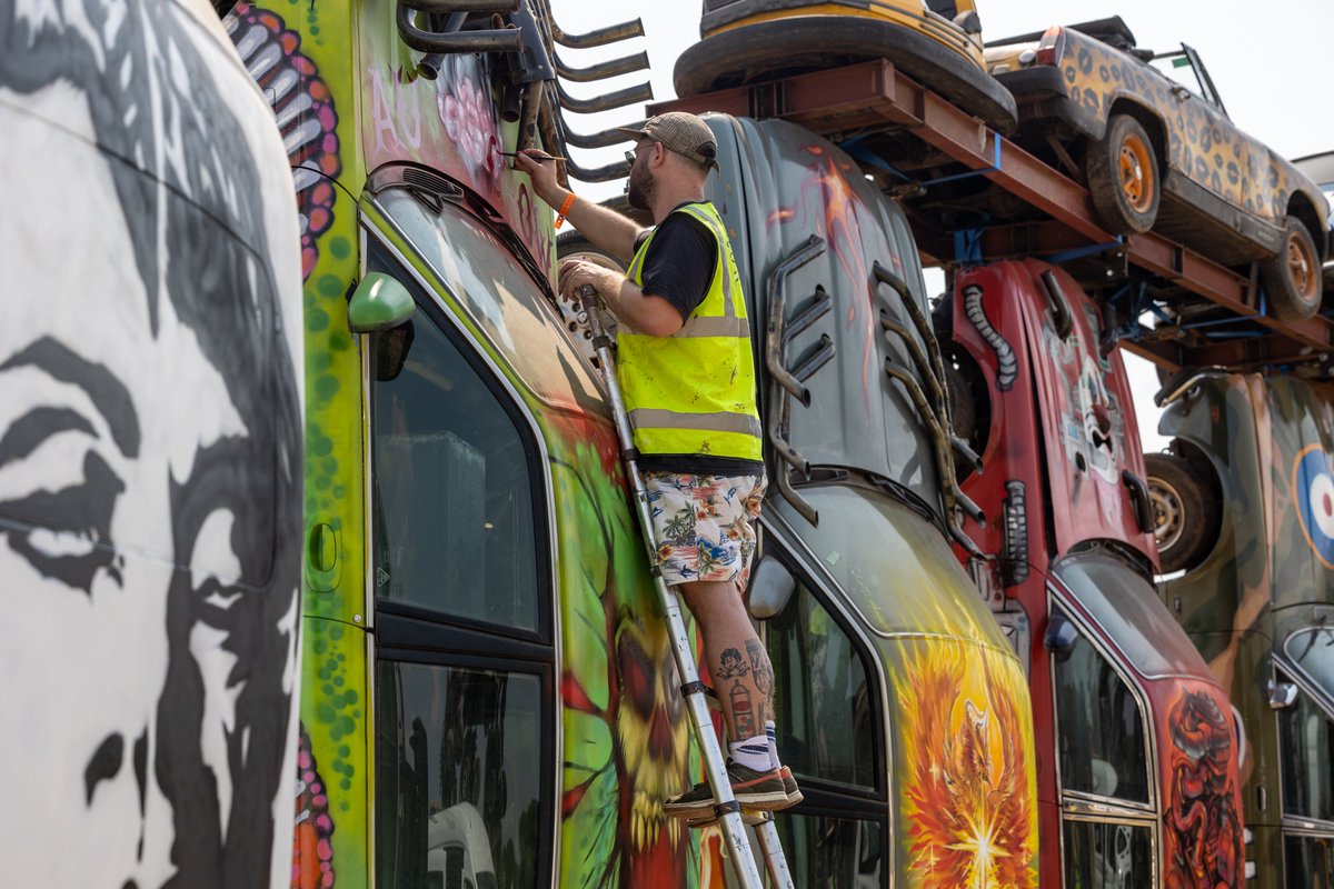 Glastonbury Festival tweet media