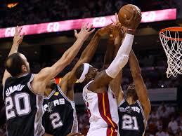 #ThisDayInNBAHistoryIn the 2013 Finals, Ray Allen hits the tying 3-pointer at the end of regulation to send Game 6 between the Miami Heat and the San Antonio Spurs into overtime, with the Heat winning 103-100. https://t.co/cy2x8nkGOC
