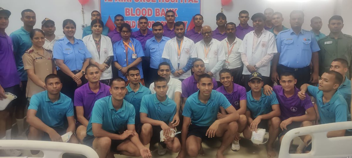 #HarKaamDeshKeNaam
On the occasion of #WorldBloodDonorDay, 12 Air Force Hospital at AF Station Gorakhpur organised a Blood Donation camp in collaboration with Guru Shree Gorakshnath Blood Bank Gorakhpur. 1/2