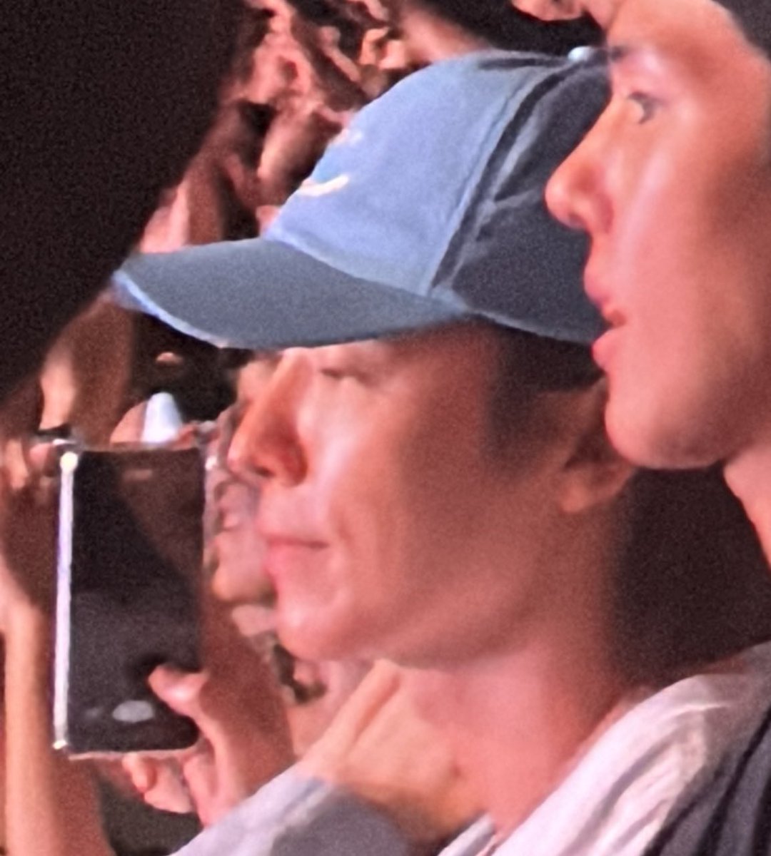 Donghae went to Bruno Mars concert today!! (with 1il) 

cr. @/hmnnmmmm