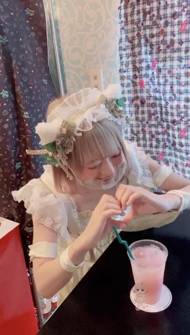 「萌え萌えきゅーーーん」って少しあがるとこ可愛いもちもち…