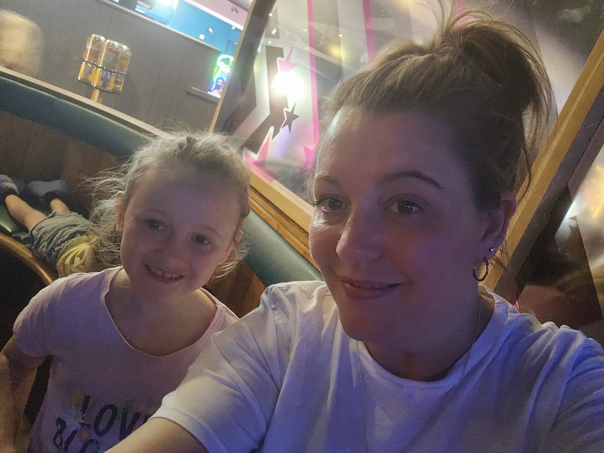 Zozobagins89's tweet photo. Happy fathers day to the best daddy I know, we hope you enjoy your day love you millions 😘 ❤️ https://t.co/QoAdpzo77B