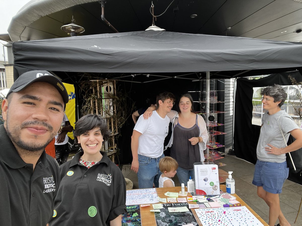 ChechooSierra's tweet image. Round 2! Today we are having really nice visitors in #TheForest at @FestofNature ! Some of them even left a couple of post-it notes for us 🙌🏽 @BristolRobotLab @UWEBristol @BristolUni @cabotinstitute @farscopecdt @TzoumasGeorgios