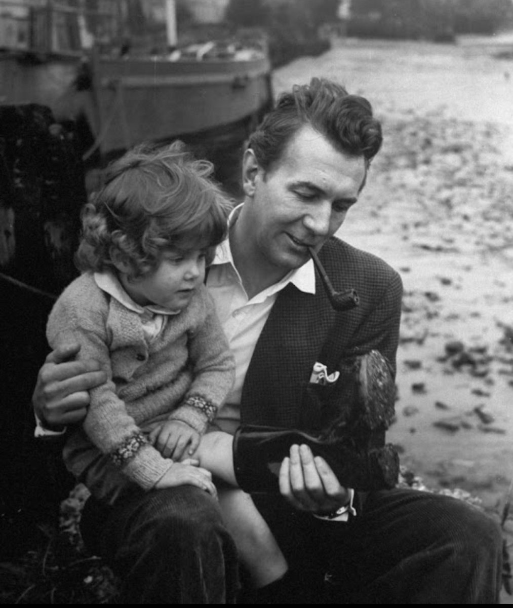 #HappyFathersDay!

Famous Dads … Famous Children

1) Donald & #KieferSutherland
2) #MichaelRedgrave & Lynn, 1946
3) #HenryFonda with Jane and Peter

#fathersday #dads #father #fathers #pere #donaldsutherland #lynnredgrave #janefonda #peterfonda #vader #papa #daddy #poppa