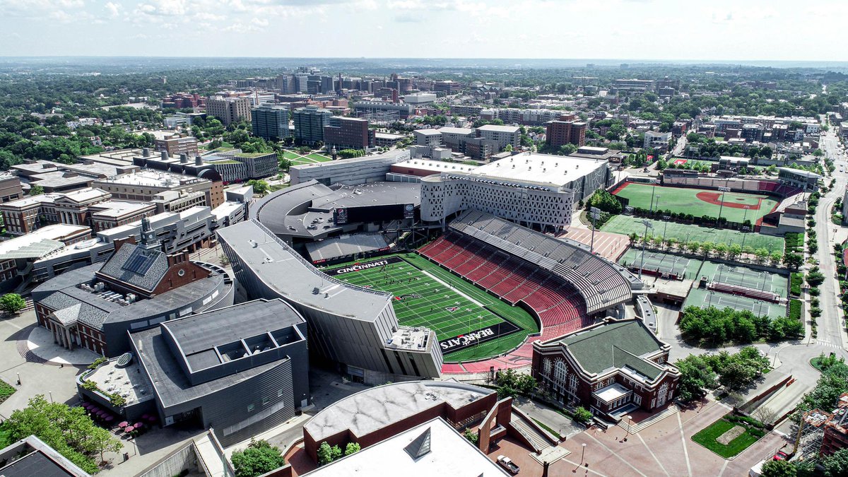 After a great game yesterday and a great conversation with @Coach_Cass I’m Blessed to receive my 3rd D1 offer from @gobearcats 🔴⚫️#gobearcats @ChadSimmons_ @On3Recruits @RecruitGeorgia @RustyMansell_  @AlPopsFootball @futurestarsgame  @KirbySmartUGA @adamgorney  @JeremyO_Johnson