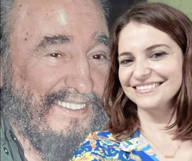 En 🇪🇦 es el 19 de marzo,pero hoy en 🇨🇺 y en otros países es el día del padre.
Muchas felicidades a todos.
Y en lo que a mí respecta,felicidades en especial a él. Un padre. Una de las personas más sagradas que  tengo en la vida, gracias al cual soy la persona que soy.
#FidelEsCuba