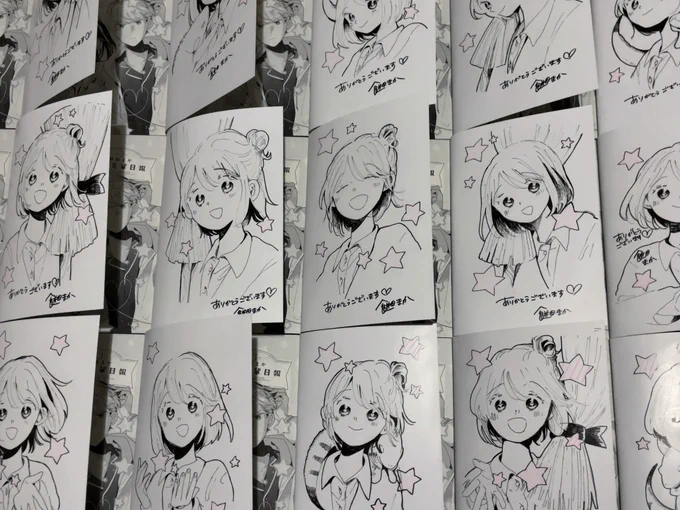サイン本を描きました〜!お届けまでもう少々お待ちください🙇‍♀️
先輩時々こまちです 