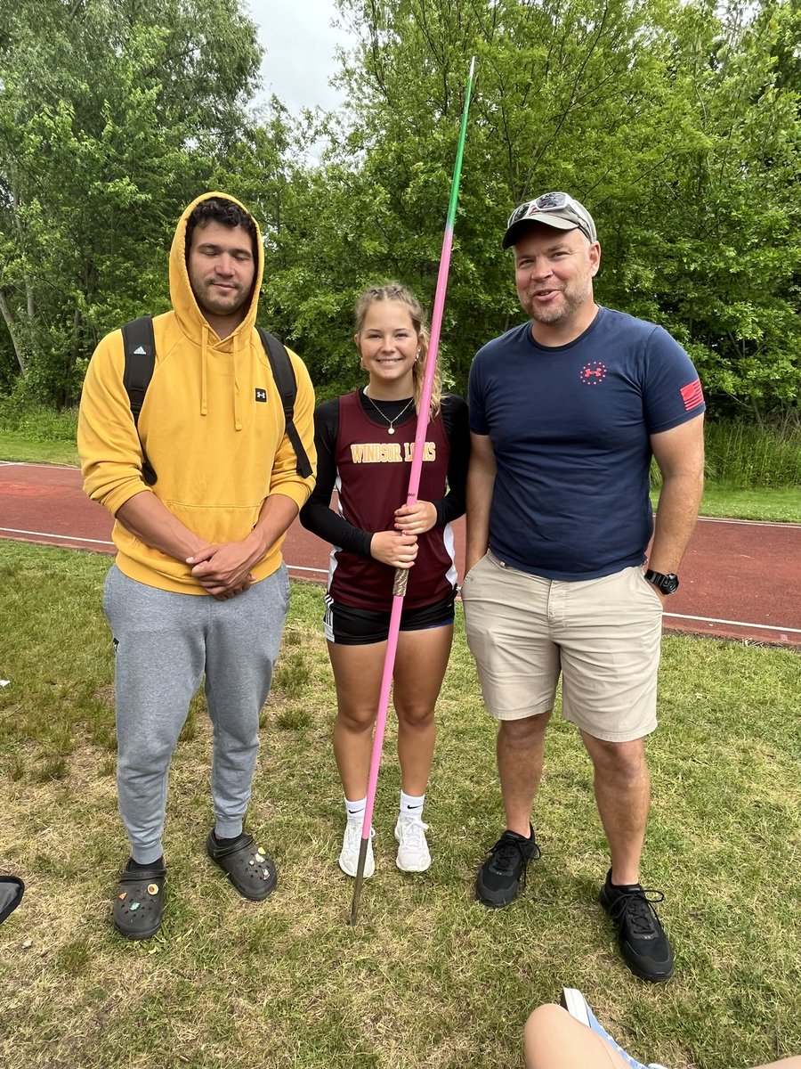 alis_oberg's tweet photo. State Opens
Placed 13th as Sophomore with a best throw of 101’6” #throws #sophmore #nationalthrows #Stateopens #TrackandField @nationalthrows @ThrowersUni @ThrowsFactory @THROWSCOACHES https://t.co/H4xN9HCeRx