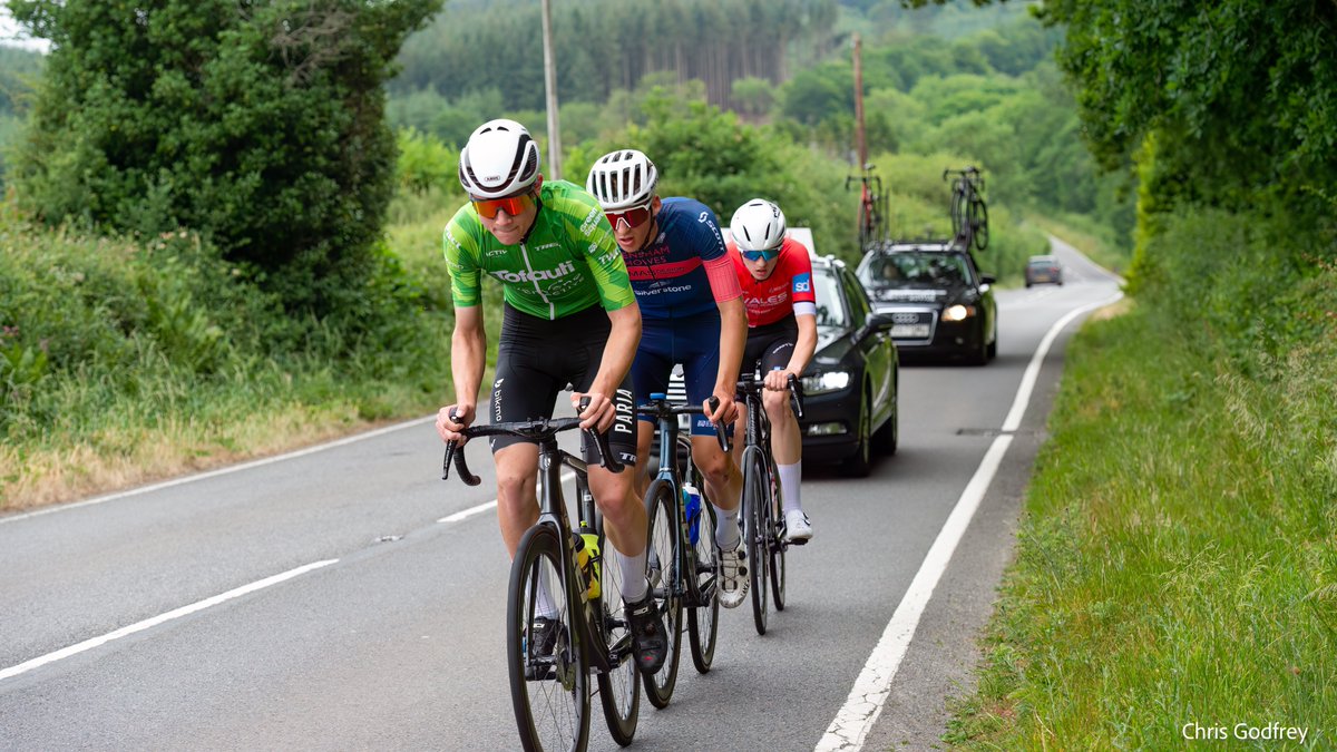 runningbydoing's tweet image. A win for Jed Smithson (MAS Design - Fensham Howes) in the latest round of the BC Junior Men's Road Series.  Smithson led a two-man sprint to the line just ahead of Tomos Pattinson (Tofauti Everyone Active), Harry Codd (Wales Racing Academy) placed third. #Hatherleigh