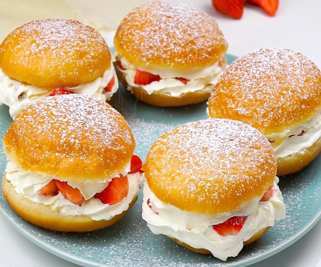 ChaoticRuffles's tweet photo. +) should have paid more attention to!

I love you, Daddy, always and forever... no matter how grown I get @CharmingHamlet Junior, and I don't know what we'd have done without you.

P.S. homemade Strawberry bombs you love. https://t.co/3dkKXH8P7a