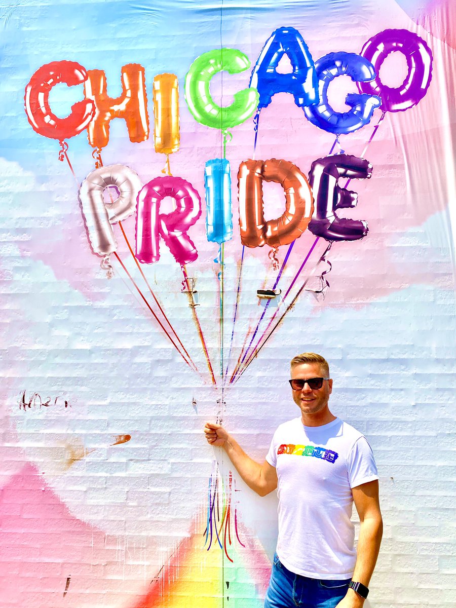 Happy Chicago Pride Fest! 

#HomoCultureTour #ChicaGOandKNOW #ChicagoPride #chicagopridefest