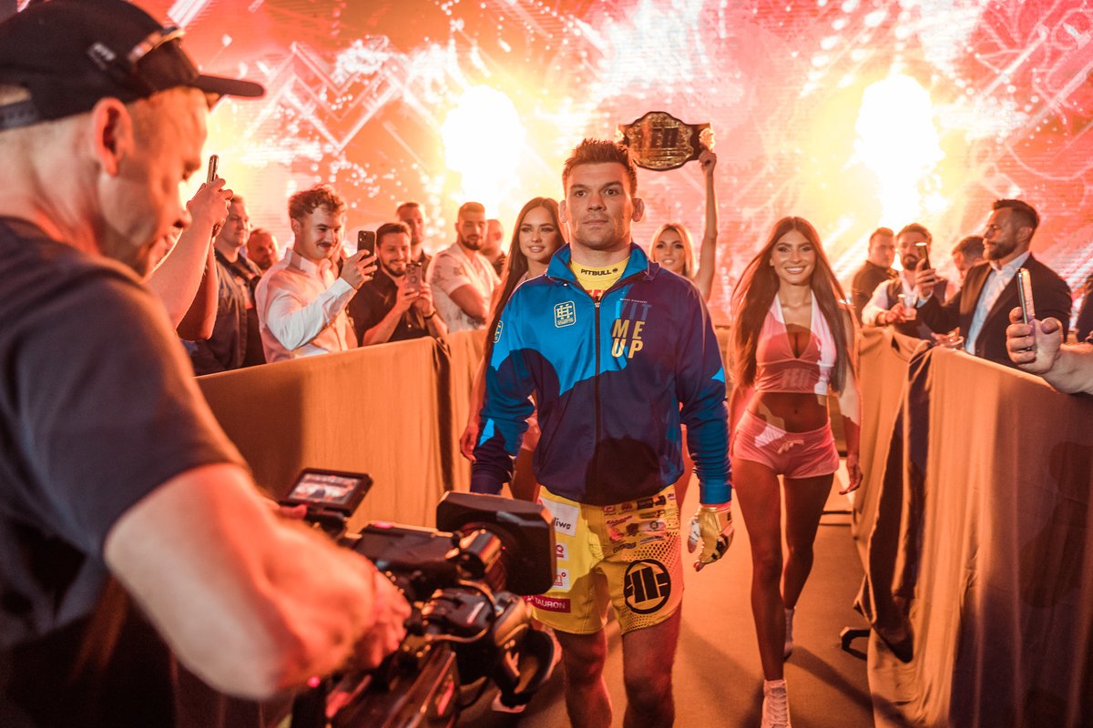 fenmma's tweet photo. Piąta wizyta w Ostródzie już za nami - jak oceniacie galę #FEN47? 👊 https://t.co/Mv893LiS31