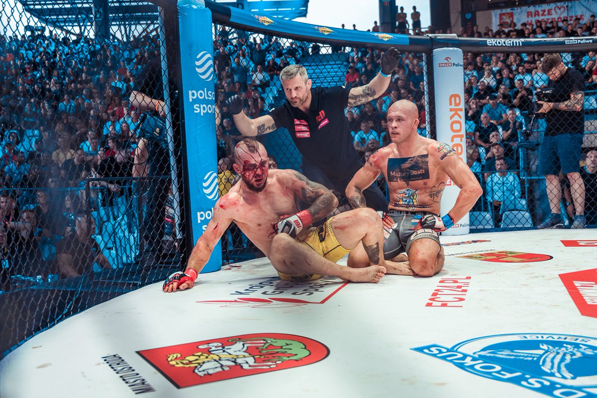 fenmma's tweet photo. Piąta wizyta w Ostródzie już za nami - jak oceniacie galę #FEN47? 👊 https://t.co/Mv893LiS31