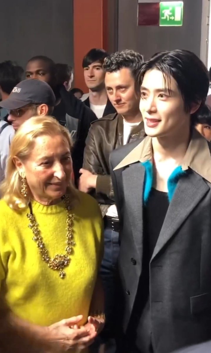 JJHLOOKS's tweet photo. jaehyun with miuccia prada

PRINCIPE JAEHYUN A PRADA 
#PradaSS24 #PradaSS24xJaehyun @Prada https://t.co/WUgvgJFtq3