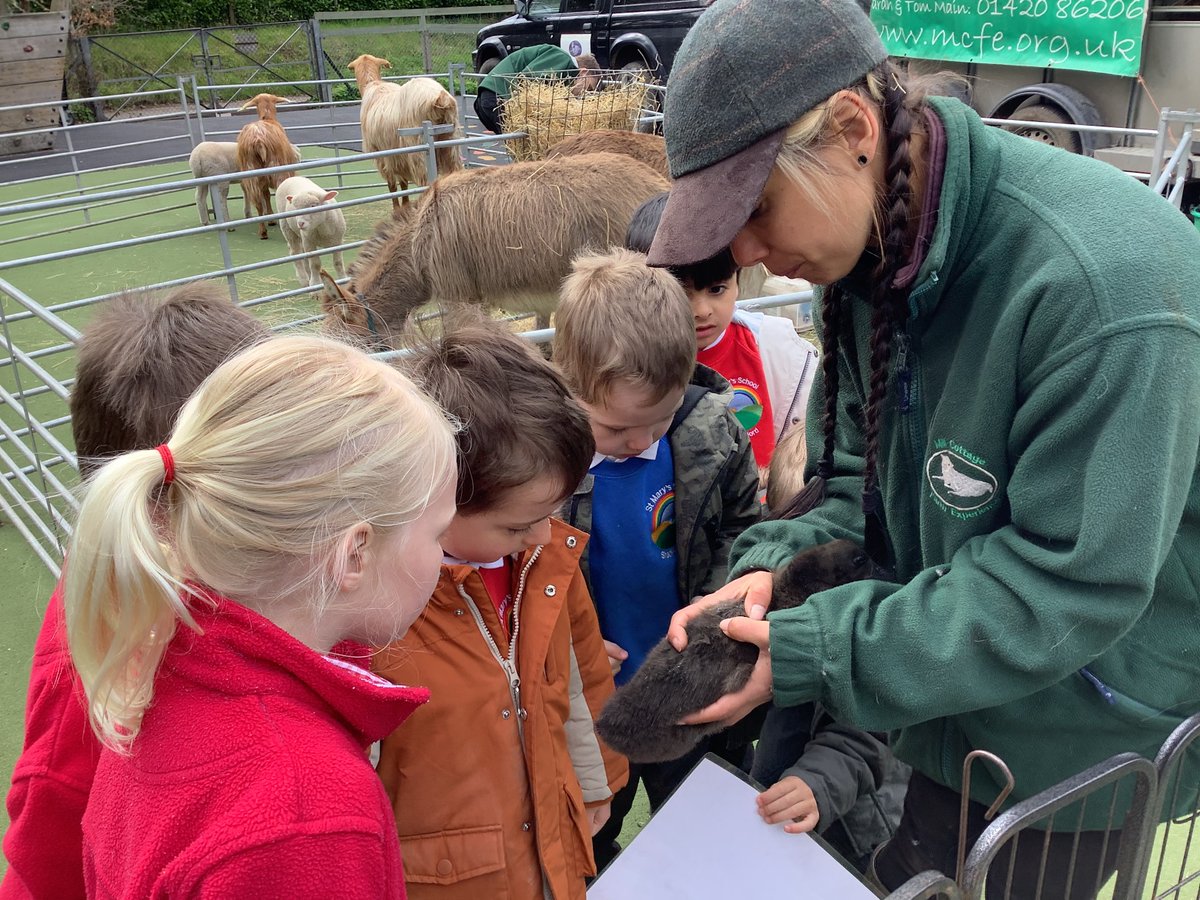 StMarys_Infants's tweet photo. At St Mary's we believe in giving our children a big range of memorable learning experiences, all based within our local community. It's what makes our school and its setting so unique. https://t.co/K8rCBwBdSg