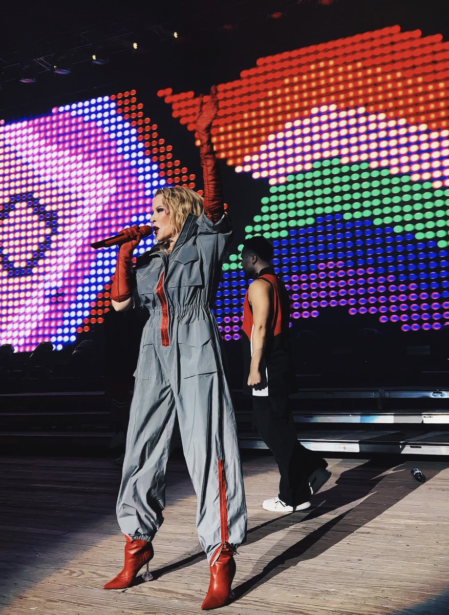 It’s really incredible to see @kylieminogue standing in front of @ValentinoInter’s Intersex Inclusive Pride Flag #LGBTwiththeI #SOGIESC #TransPeopleAreLoved #TransAndIntersexPeopleAreLoved @MinogueCentral @MinogueNews @AlliMain50 #Pride2023