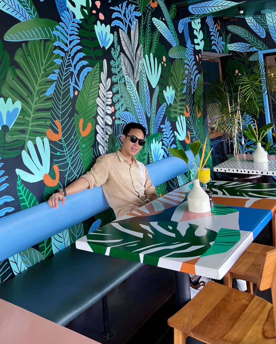 rezasaputraid's tweet photo. “Tropical vibes in a glass - pineapple juice for the win, innit?” 🍹😎

___________________

#OOTD #SummerVibes #mensstyle #Mensfashion #summerlook #seminyak #bali https://t.co/J3eqkGD5Ek